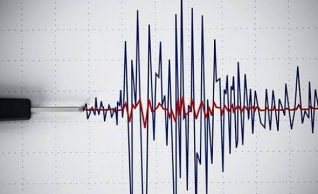 Hakkari'de 3,9 şiddetinde deprem korkuttu