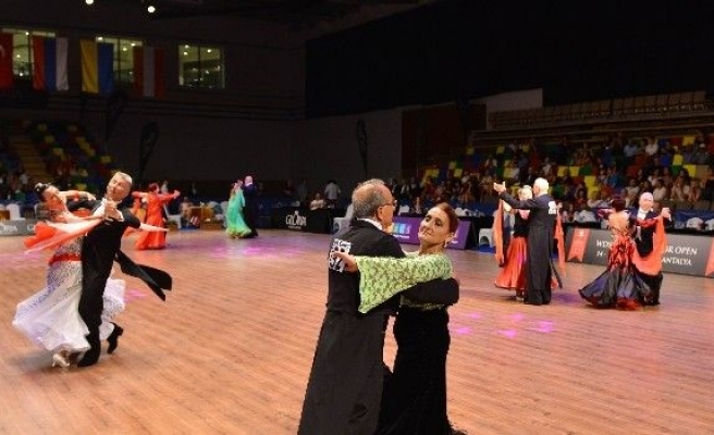 Antalyalı yaşlılar dünya dans şampiyonu oldu