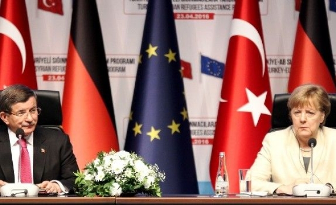 Başbakan Ahmet Davutoğlu: