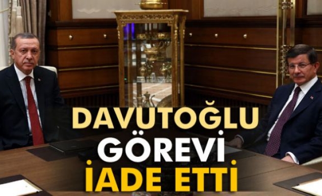 Başbakan Davutoğlu, hükümeti kurma görevini iade etti
