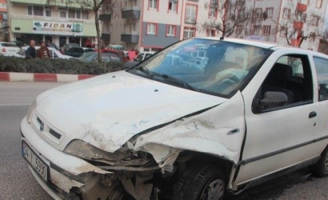 Bilecik’te Meydana Gelen Trafik Kazasında 3 Kişi Yaralandı
