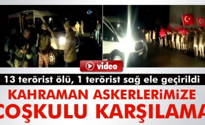 Bitlis’te 13 Terörist Öldüren Askerler Mehter Marşı ve Türk Bayrakları İle Karşılandı