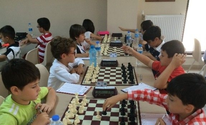 Bursa’da Satranç Turnuvaları Nefes Kesti