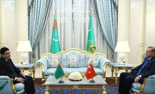 Cumhurbaşkanı Erdoğan, Türkmenistan Devlet Başkanı Berdimuhamedov’la Görüştü