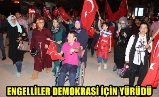 Engelliler demokrasi için yürüdü