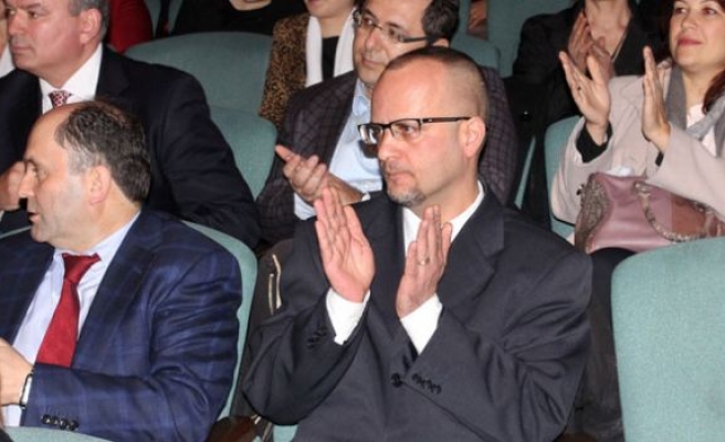 Hristiyan din adamının AK Parti sevdası