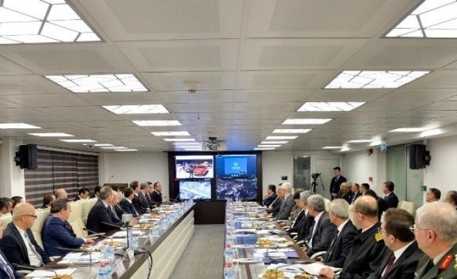 İçişleri Bakanı Soylu “Türkiye Güven-Huzur (3)” uygulamasını canlı bağlantılarla takip etti