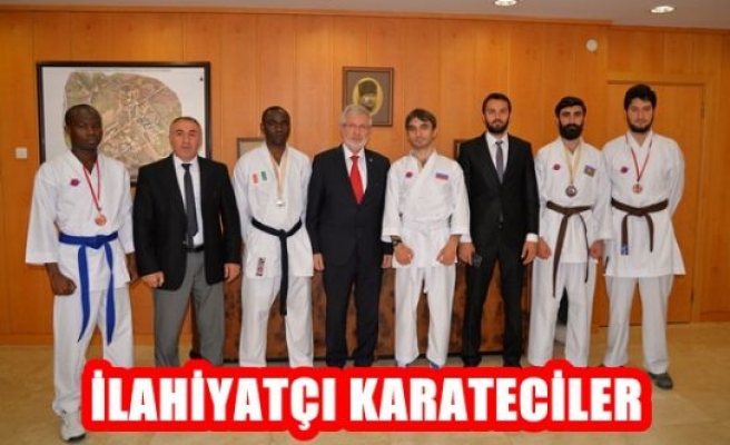 İlahiyatçı Karateciler