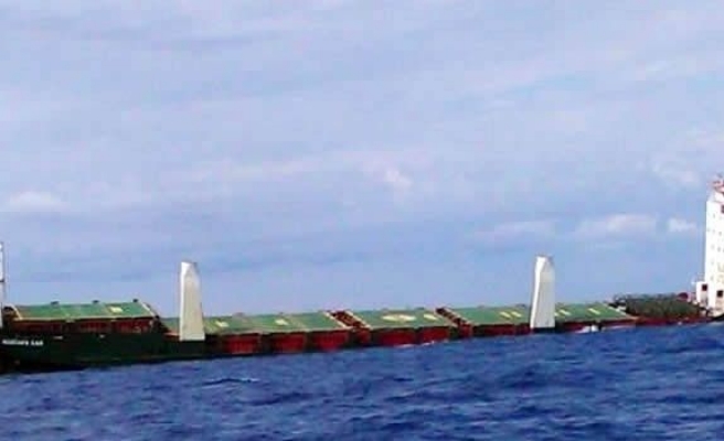İstanbul merkezli şirketin kuru yük gemisi Sicilya Adası’nda battı