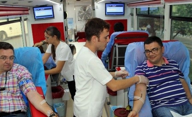 Kan Bağışına Mugiad Ve Basın Desteği