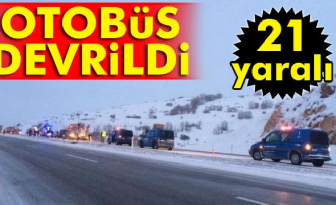 Kayseri'de yolcu otobüsü devrildi: 21 yaralı