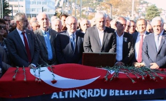 Kazım Türkmen İçin Cenaze Töreni Düzenlendi
