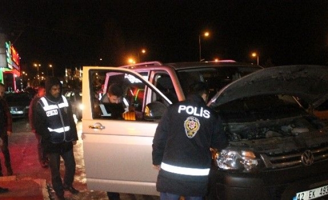 Konya’da eğlence merkezlerine 450 polisle “Huzur Uygulaması“