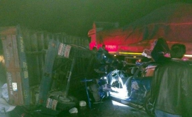 Kütahya’da Otomobil İle Traktör Çarpıştı: 2 Yaralı
