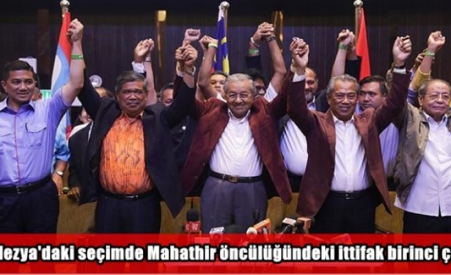 Malezya'daki seçimde Mahathir öncülüğündeki ittifak birinci çıktı