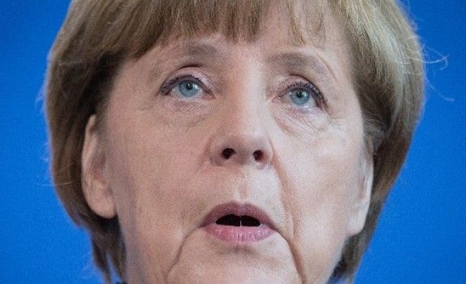 Merkel: “Saldırı Sadece Paris’i Değil, Hepimizi Hedef Aldı”