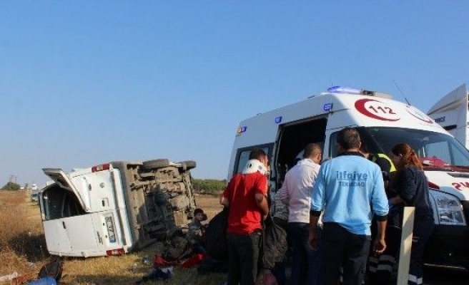 Mültecileri Taşıyan Minibüs Tekirdağ’da Kaza Yaptı