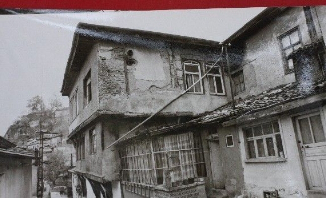 Bursa Kültürünün Vazgeçilmezi Tarihi Evler Birer Birer Yıkılıyor