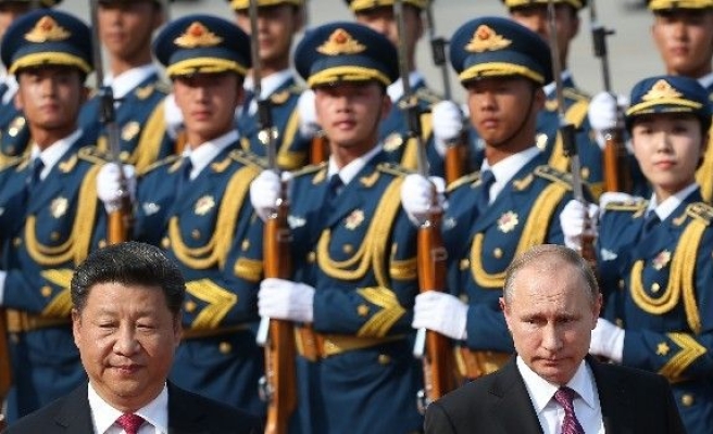 Putin, Çin Devlet Başkanı Jinping’le Görüştü