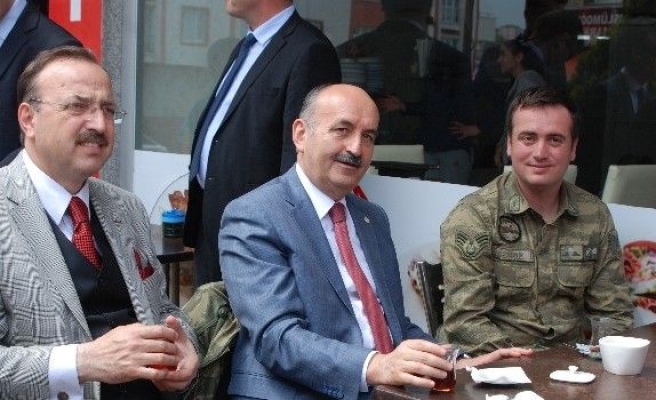 Sağlık Bakanı Müezzinoğlu, Askerden Sigarayı Bırakma Sözü Aldı