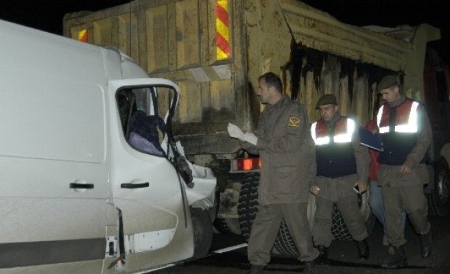 Tekirdağ’da minibüs ile kamyon çarpıştı: 1 ölü
