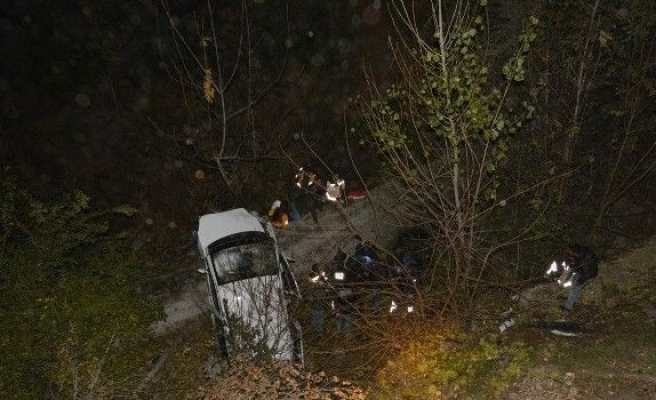Tunceli’de Otomobil Dereye Uçtu: 2 Yaralı