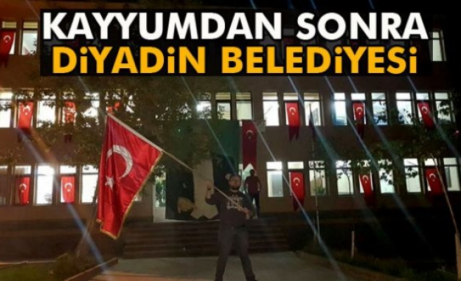 Yeni atanan kayyum, belediye binasını Türk bayraklarıyla donattı