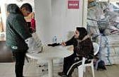 Edirne'de engelli genç deprem yardımlarının toplandığı merkezde gönüllü çalışıyor