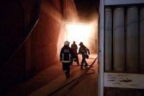 Bursa'da iki mobilya imalathanesinde çıkan yangınlar nedeniyle maddi hasar oluştu