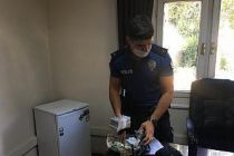 Bulduğu 110 bin lirayı polise teslim eden temizlik işçisine belediyeden hediye