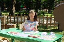 Bursa'da kitapseverler parktaki 