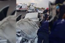 Bursa'da refüje çarpan otomobili otobüs sürükledi: 1 ölü