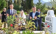 CHP Genel Başkanı Özel, Başkan Zeyrek ile Manisa’da kabir ziyaretleri yaptı