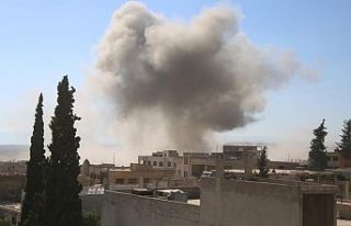 Esed rejiminden İdlib'e hava saldırısı: 25...