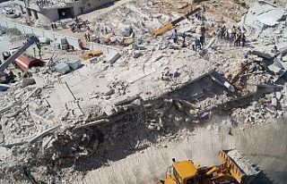 İdlib'in Sermada ilçesinde patlama: 32 ölü,...