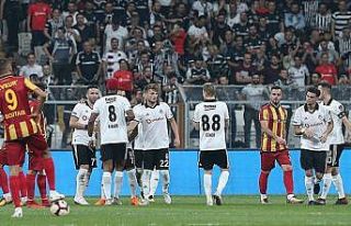 Beşiktaş 10 kişi kaldığı maçı kazandı