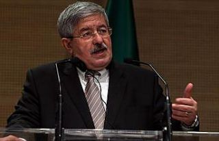 Cezayir Başbakanı Uyahya: Cezayir'de meclis feshedilmeyecek