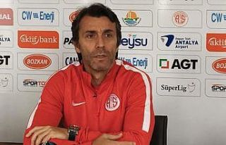 Antalyaspor Teknik Direktörü Bülent Korkmaz: Savunmayı...