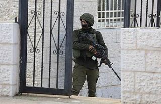 İsrail güçleri görme engelli Filistinliyi gözaltına...