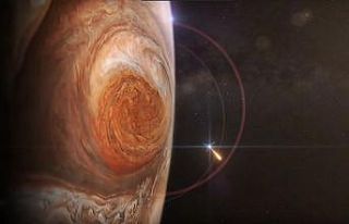 Juno uydusu Jüpiter'in 'Büyük Kırmızı Leke'sini...