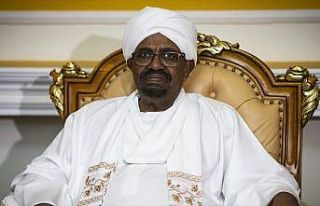 Sudan Cumhurbaşkanı Beşir partisindeki yetkilerini...