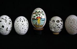 Yumurtaları sanat eserine dönüştürüyor