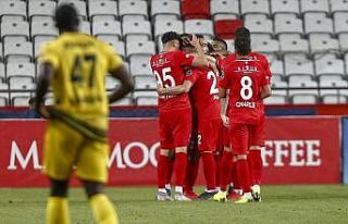 Antalyaspor 3 puanı 3 golle aldı