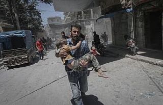 Esed rejimi İdlib'de sivilleri vurdu