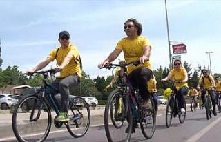 Gönüllü bisikletçiler arıların izinde pedal...