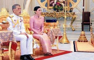 Tayland'ın yeni kraliçesi Orgeneral Ayudhya oldu