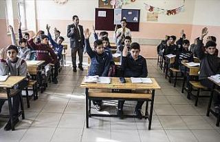 Türkiye, Suriyeli çocukların okullaşmasında dünya...
