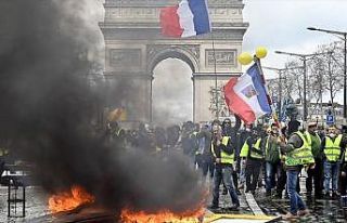 Fransa'da sarı yeleklilerin eylemleri 7. ayını...