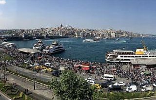 İstanbul'da vatandaşlar tarihi ve turistik mekanlarına...