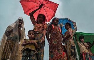 Arakanlı Müslümanların kaldığı kampları muson...